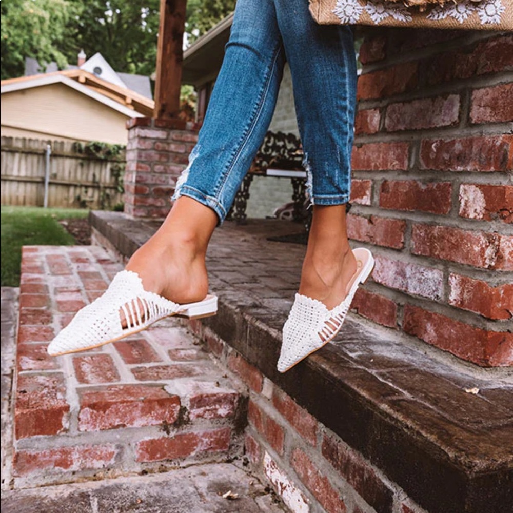 NEW The Bellview Woven Flat In White